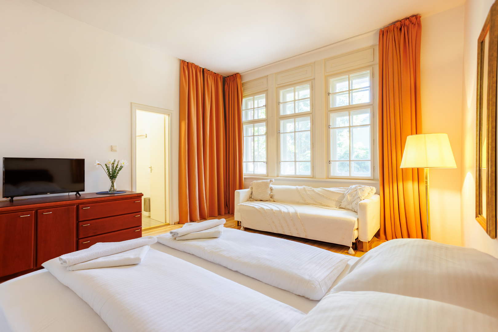 kilátás az udvarra